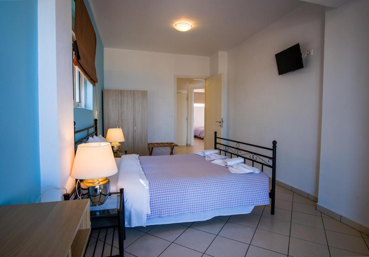 Blue Villas Agia Marina Exteriér fotografie